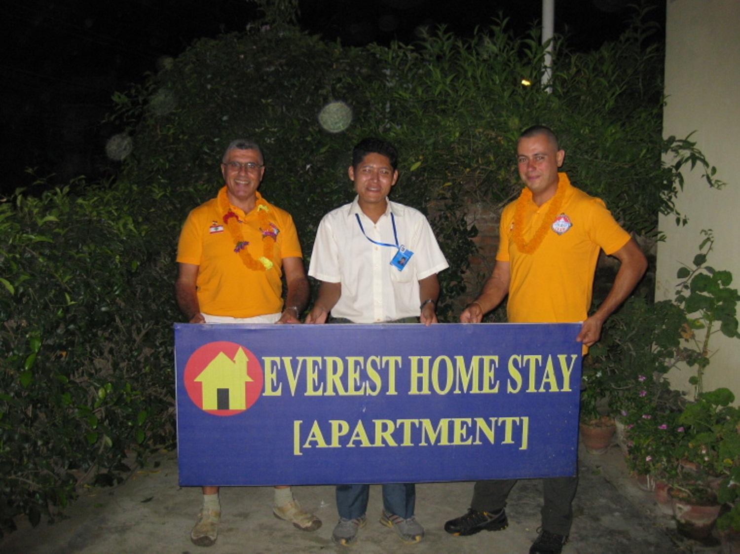 Everest Home Stay Apartment Lalitpur Екстер'єр фото