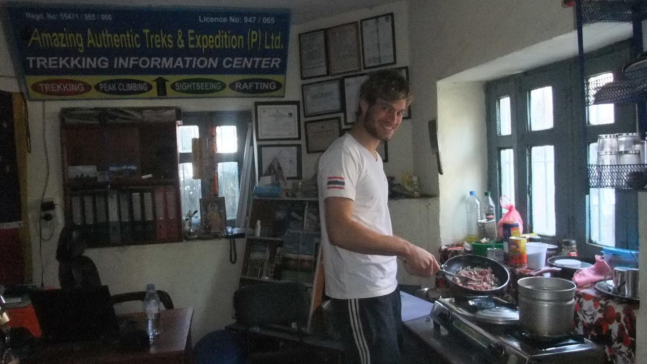 Everest Home Stay Apartment Lalitpur Екстер'єр фото